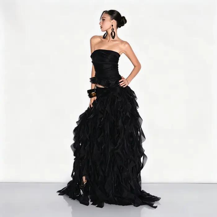 Jupe longue en organza noir fluide, taille haute, multi-couches, à volants irréguliers, avec ruban f