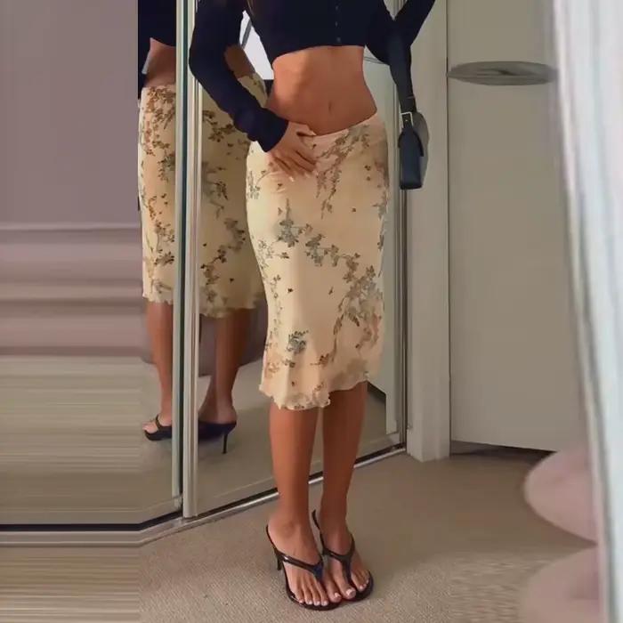 Ensemble 2 pièces rayé pour femme : Crop top à volants et col carré avec jupe longue à volants super