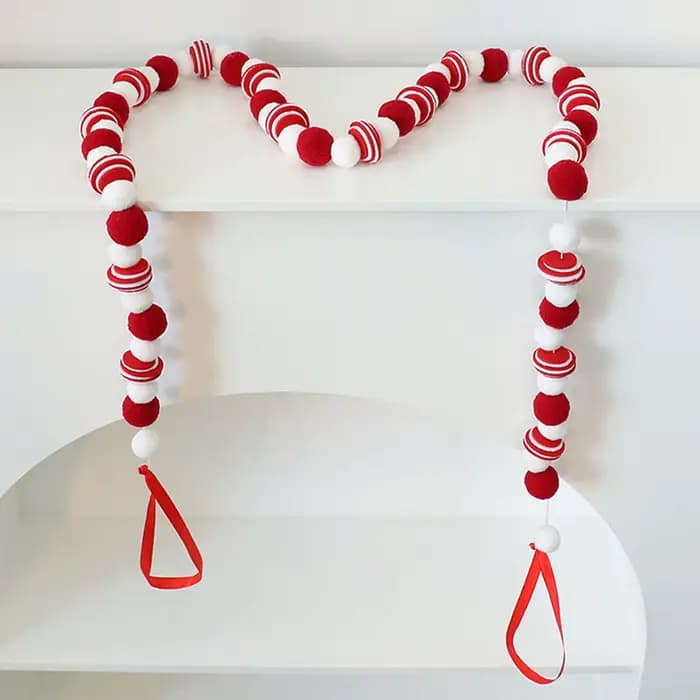 Guirlande de boules de feutre de noël, boule de bonbons rouge et blanche, guirlandes de Pom Pom pour