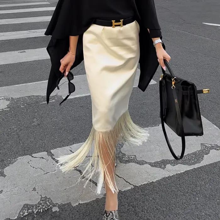 Jupes longues en satin beige à franges Linad Street Chic pour femme 2026 – Jupes droites élégantes à