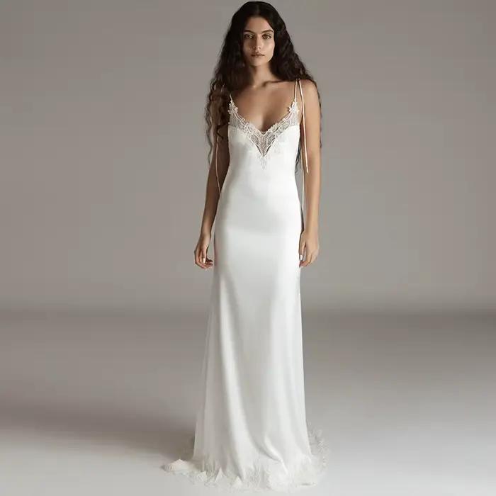Robe de soirée classique en satin blanc, style sirène, avec dentelle délicate, dos nu, traîne, robes