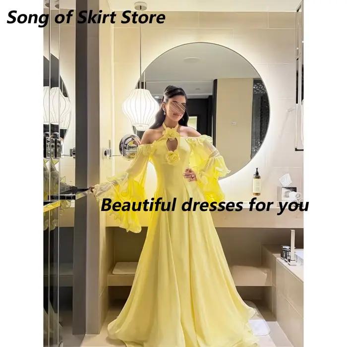 Robe de soirée jaune à épaules dénudées, en mousseline de soie, à manches longues et à volants, coup