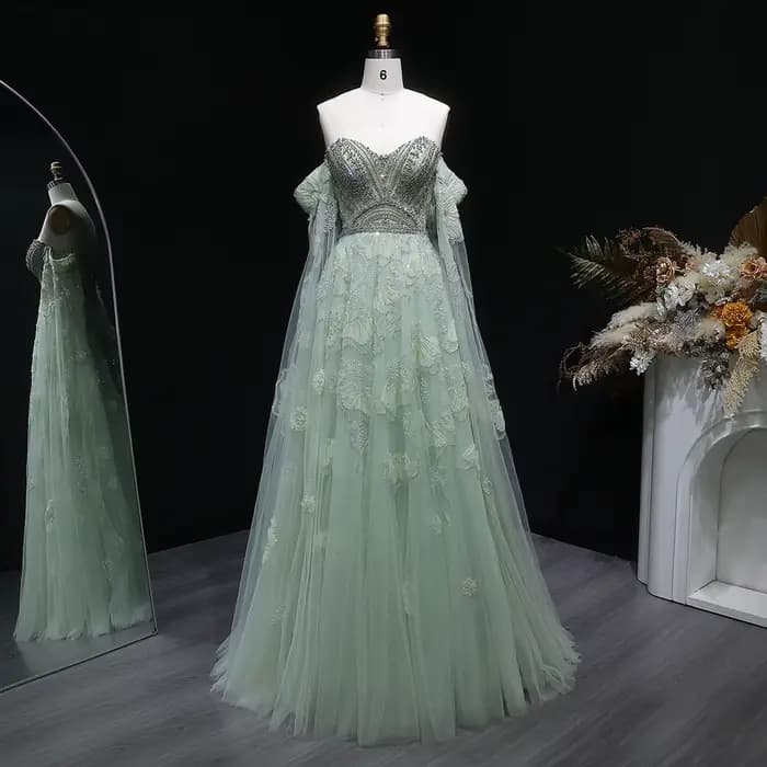 Robe de soirée longue trapèze de luxe vert sauge perlée avec appliques florales 3D Sharon Said pour 