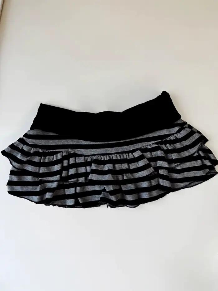 Jupe courte à volants rayée noire et grise pour femmes, jupe Y2K