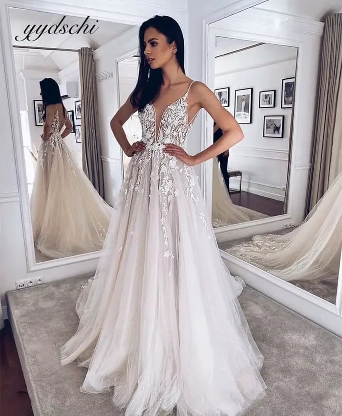 Robe de mariée blanche 2026 à col en V et bretelles spaghetti pour femme, en tulle avec appliques de