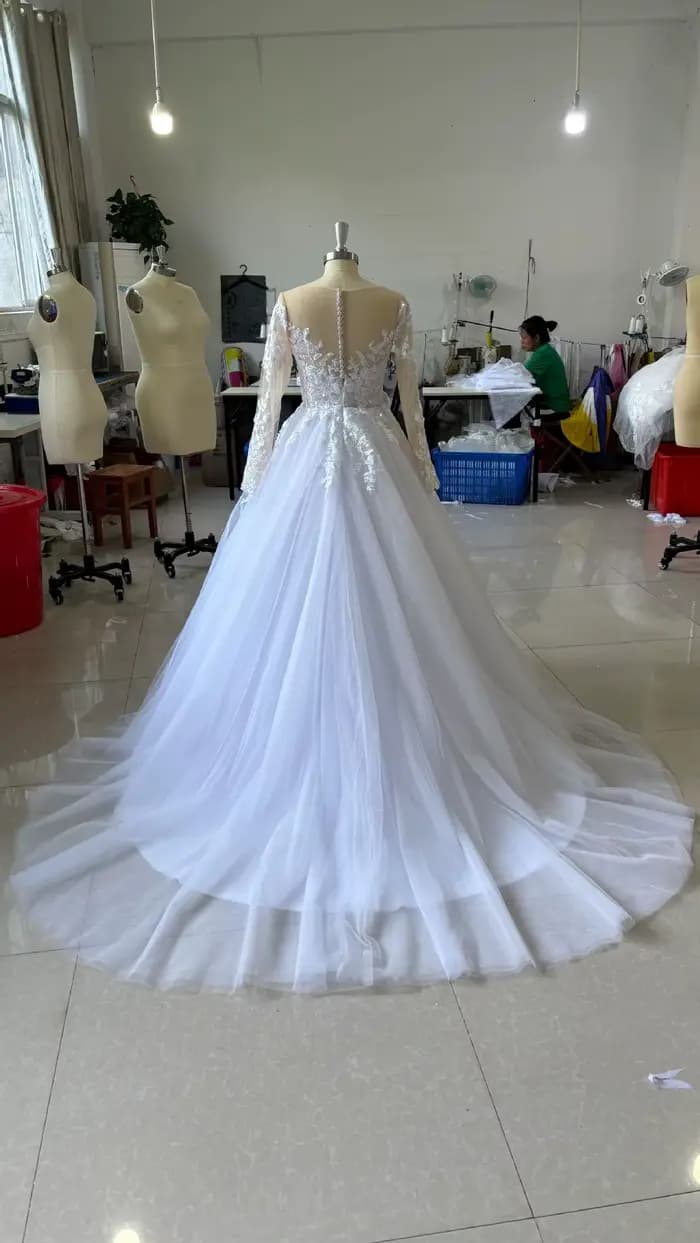 Robe de mariée légère en dentelle, manches longues, col en v, robe française, fiançailles, tempérame