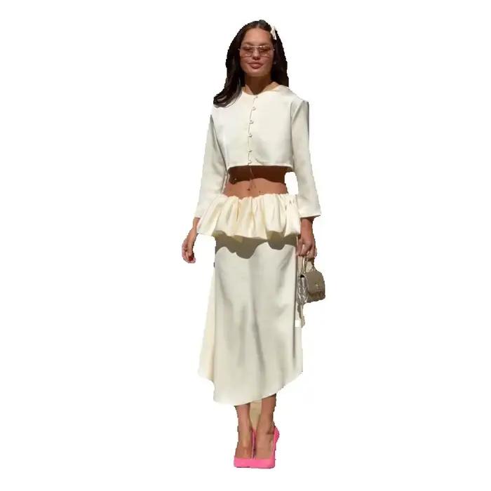 Jupe midi élégante et luxueuse en satin crème pour femme, taille haute, avec volants peplum, coupe t