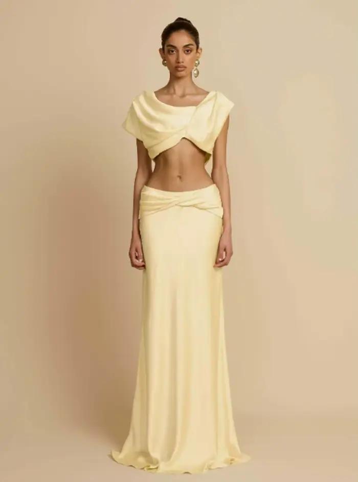 Ensembles de mode décontractés en satin couleur unie : hauts courts asymétriques et jupes longues ta