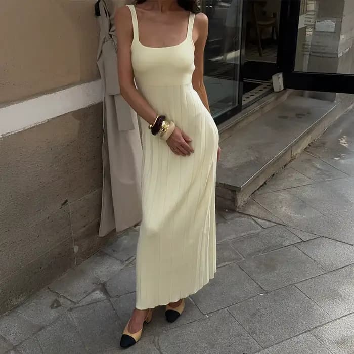 Robe à bretelles tricotée plissée à col carré, Nouvelle collection été 2026, style décontracté pour 