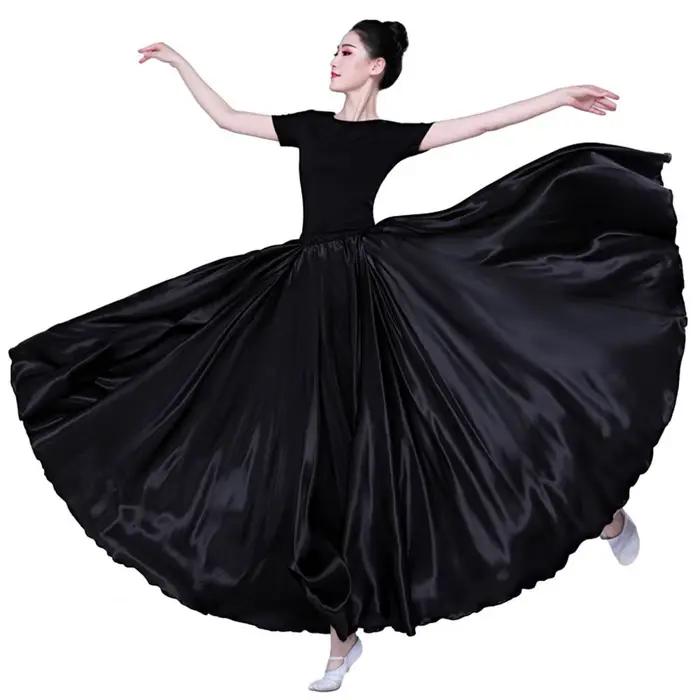 Jupe de performance en satin monochrome avec taille haute élastique, jupe plissée, super grand ourle
