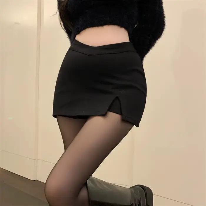Mini jupes fendues noires pour femmes
