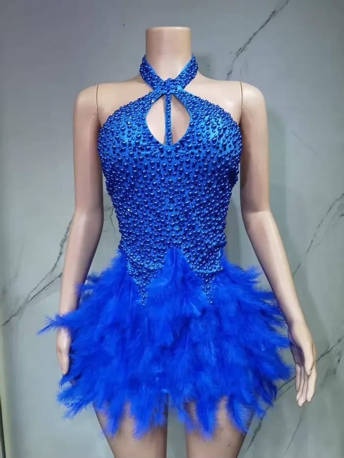 Robe de danse latine sexy à col halter et jupe plissée