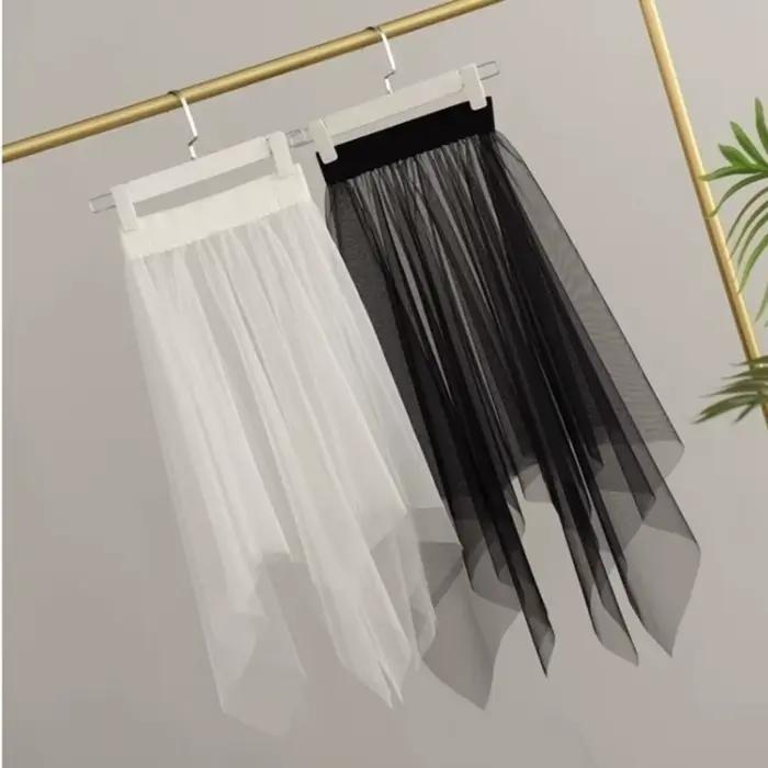 Jupe longue élégante en dentelle transparente et tulle noir et blanc