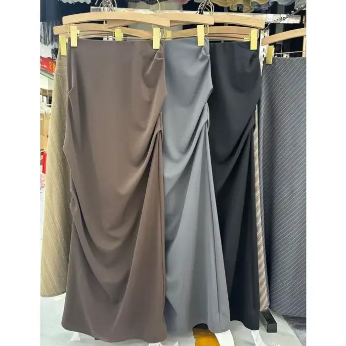 Nouvelle Jupe Longue Femme 2026 France Vintage en Satin Taille Haute Élégante Mode Féminine Bureau Douce Coupe Ajustée Design Gothique Sombre