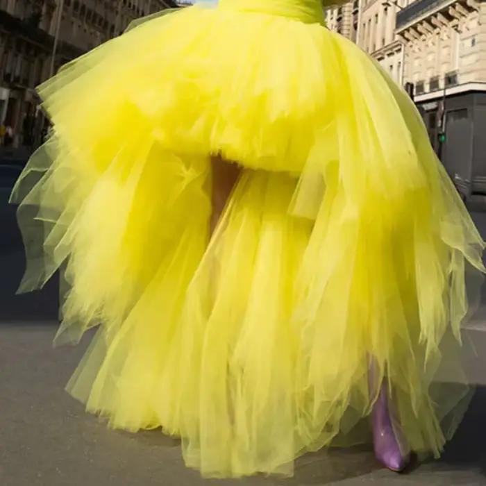 Jupes de fête en tulle jaune vif et moelleux