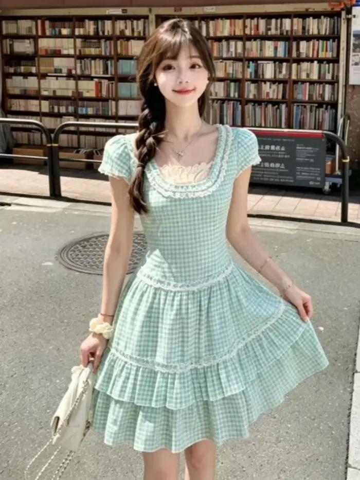 Robe vintage japonaise à carreaux pour femme, manches courtes bouffantes, bordure en dentelle, taille froncée, ourlet à volants, mini-robe décontractée chic