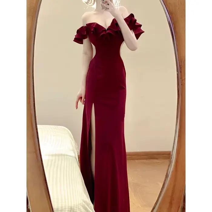 Robe longue élégante à fente haute