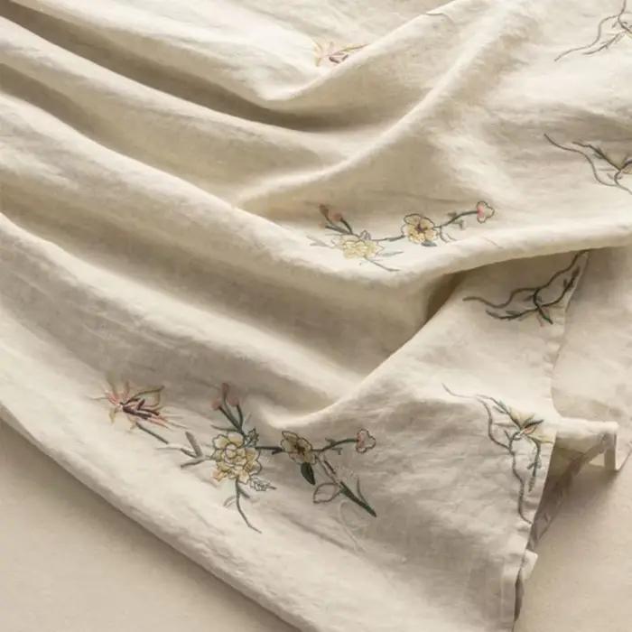 Jupe en coton et lin brodée pour femmes