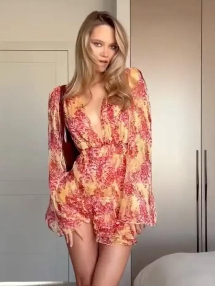 Robe Courte Chic Femme Décolleté Plongeant Imprimé Floral Manches Longues Bouffantes Ourlet Froncé Moulante Décontractée pour Soirée et Vacances