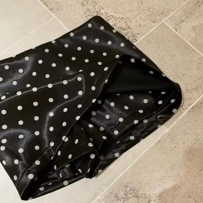 Jupes en satin Matakawa pour femmes
