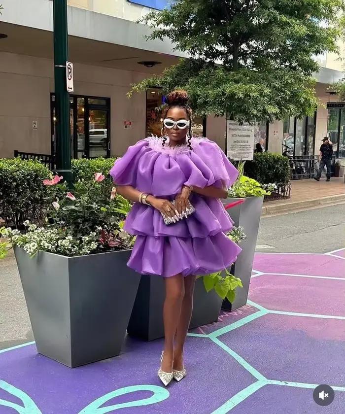 Robes de bal bouffantes en Tulle violet d'autruche, manches courtes, longueur aux genoux, Style Cupcake, robes de soirée pour femmes, plumes
