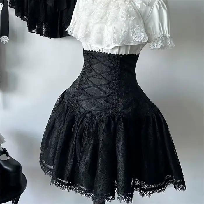 Jupe courte en dentelle SK