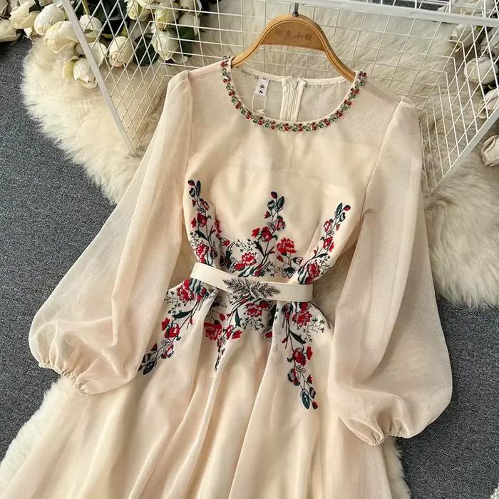 Robe longue brodée de perles blanches/beiges pour femmes, col rond, manches bouffantes, taille haute, robe de soirée élégante, nouvelle mode, automne