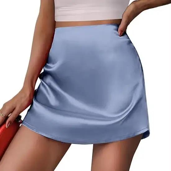 Mini jupe trapèze plissée en Satin taille haute