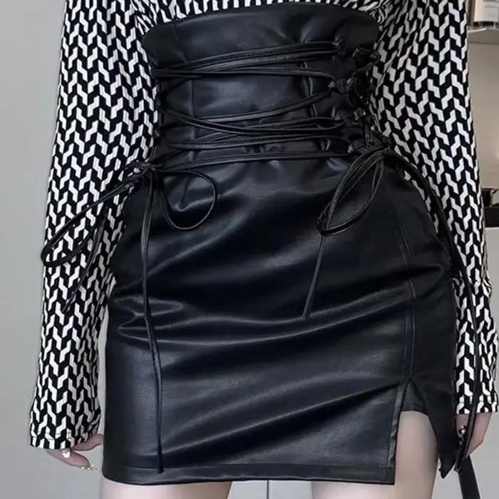 Mini jupes gothiques en cuir noir pour femmes