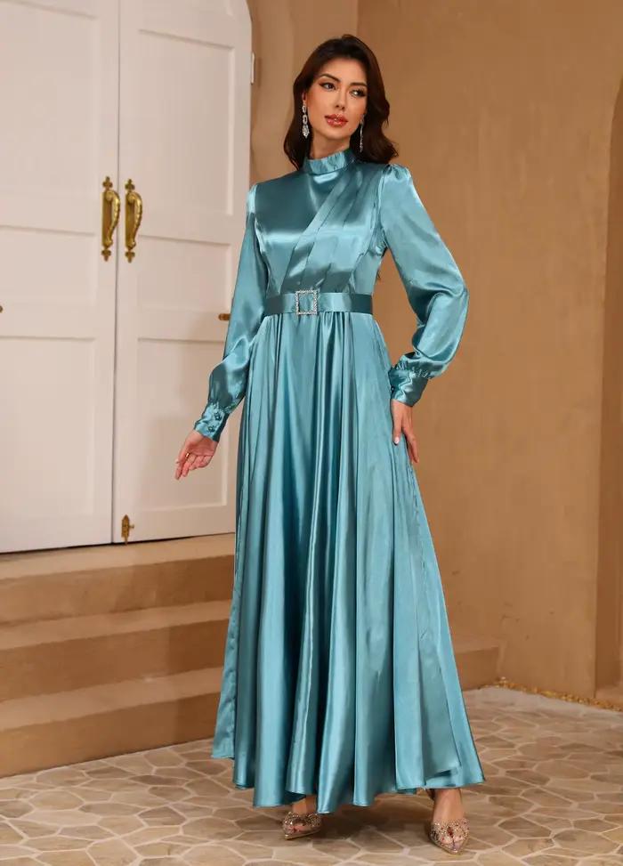 Robe maxi en satin turquoise pour femmes