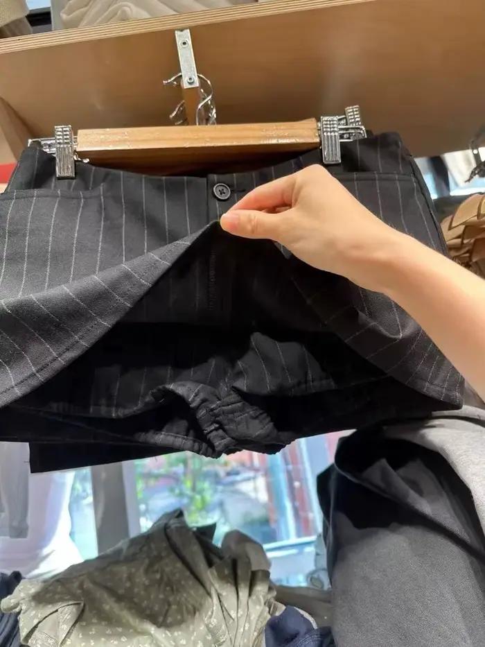 Mini-jupes rayées taille basse pour femme