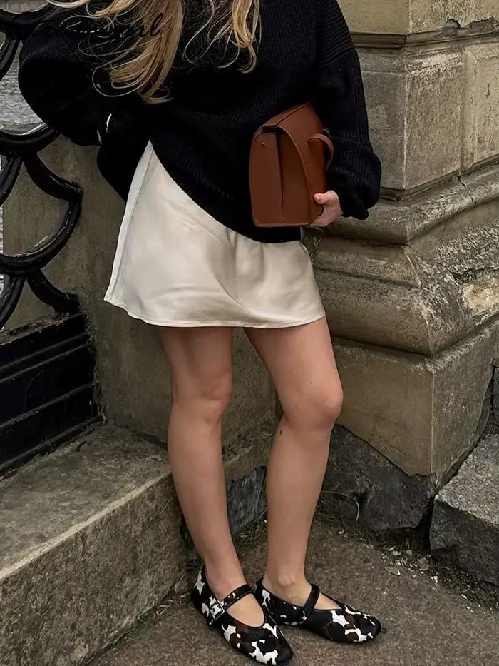 Mini-jupes en satin pour femme