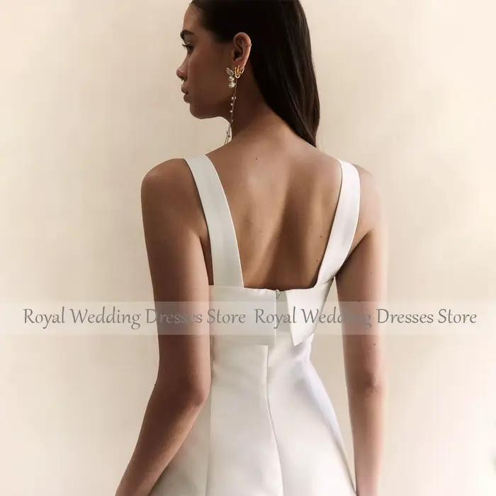 Robe de mariée simple en satin blanc