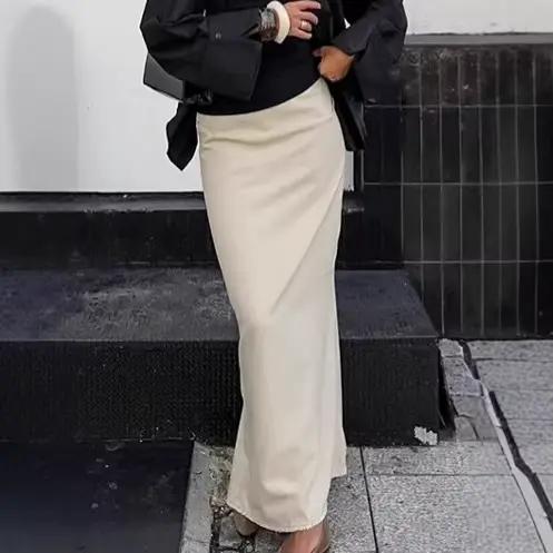 Jupe droite taille haute en coton kaki clair à bords effilochés style vintage Printemps 2026