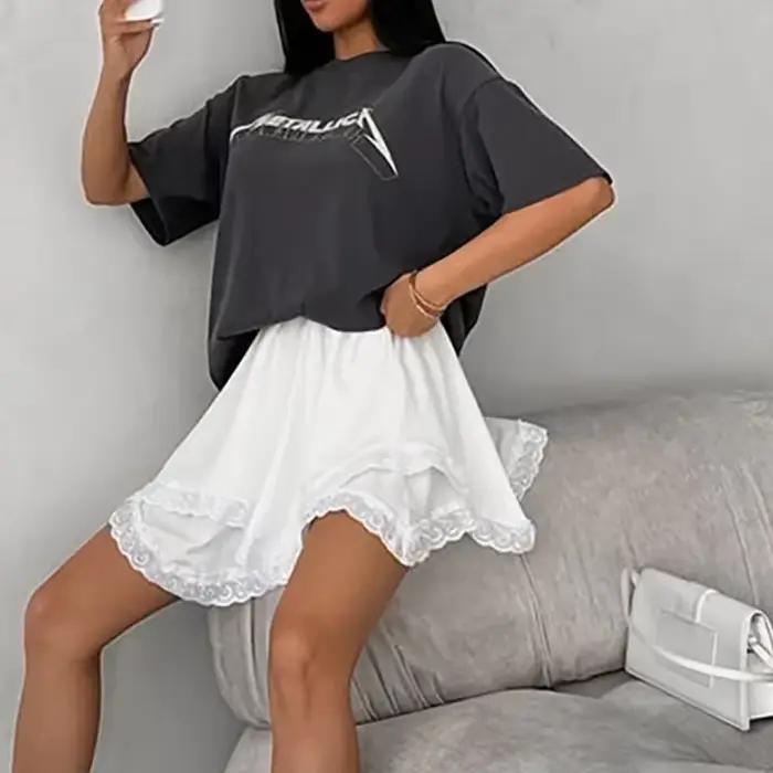 Jupe midi en dentelle tendance et polyvalente avec un design élégant