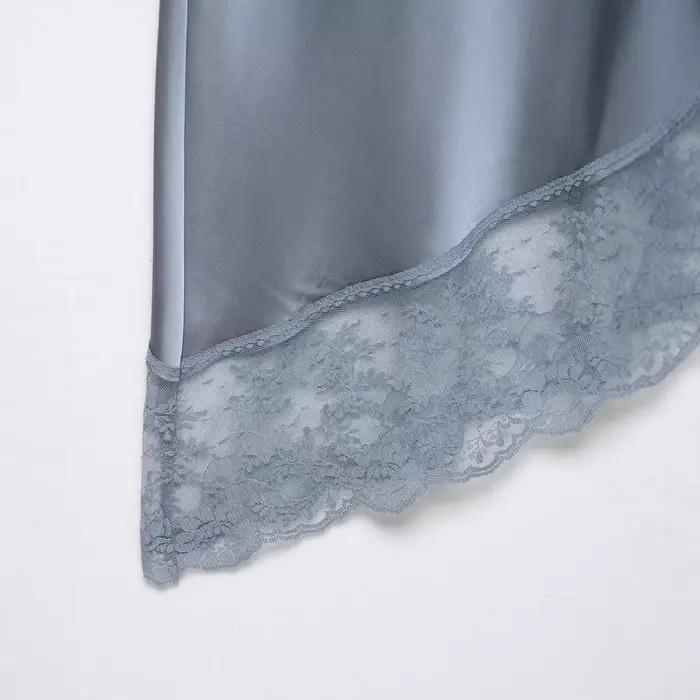 Jupe mi-longue trapèze en satin pour femme