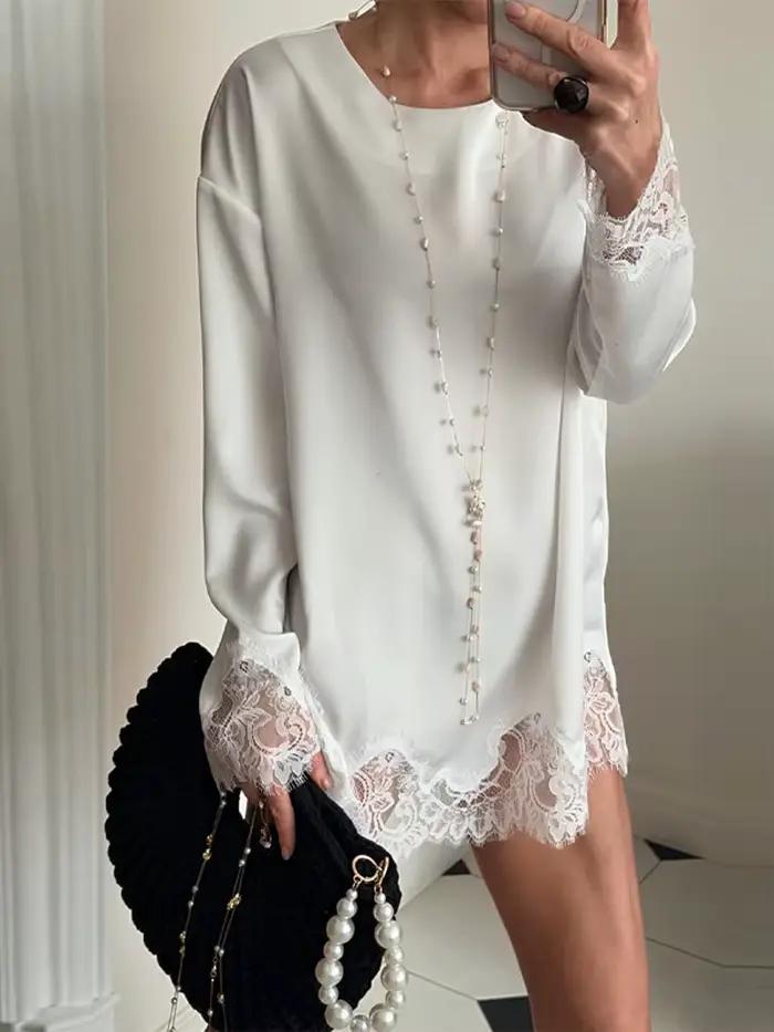 Robe Courte Unie à Manches Longues en Satin avec Dentelle