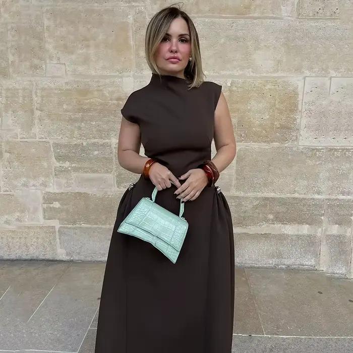 Robe longue à col irrégulier pour femmes
