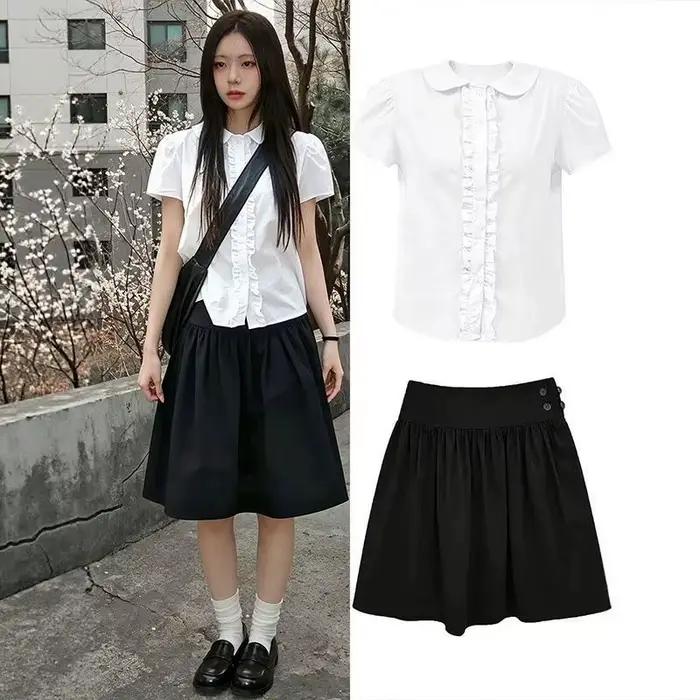 Jupe courte évasée noire taille haute pour femme