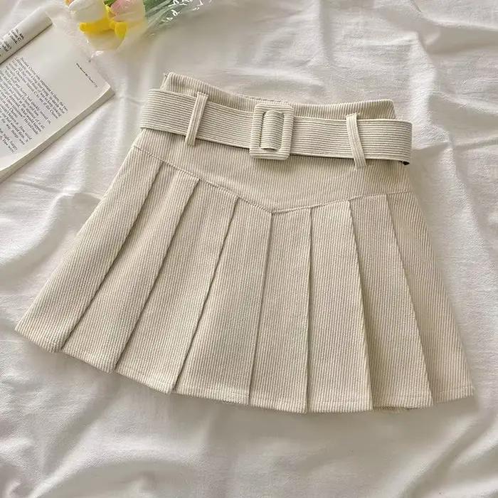 Jupe plissée avec ceinture en cordon