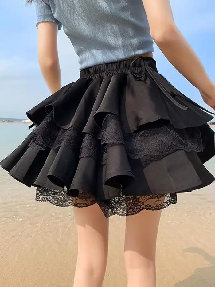 Jupe courte en dentelle noire pour femmes