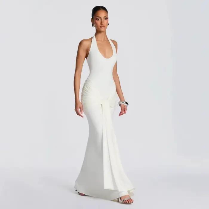 Robe longue élégante à col en U et ceinture