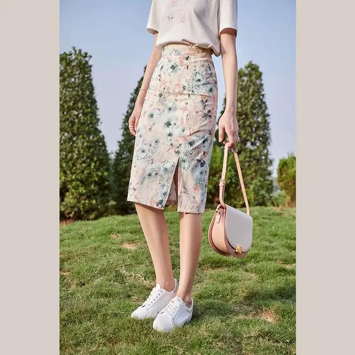 Jupe en mousseline florale OLrain pour femme, taille haute, coupe droite, fente latérale, ajustée aux hanches, idéale pour le travail, collection été 2026 O21XB52256