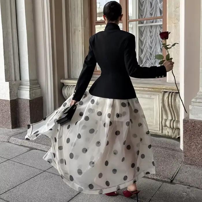 Jupe de bureau à pois pour femme
