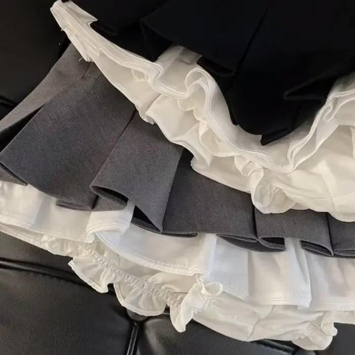Mini jupe noire à volants pour femmes