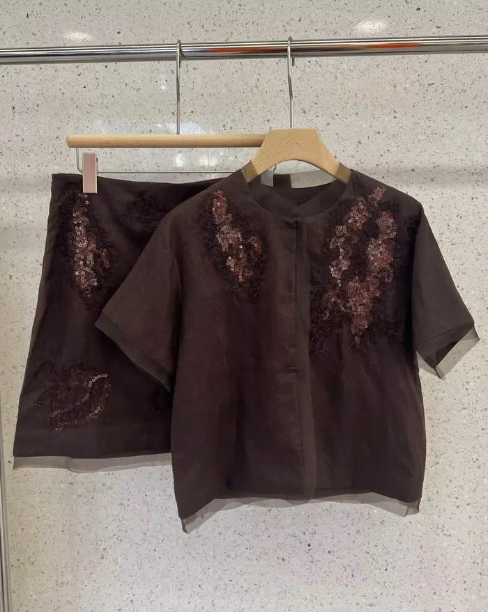 Ensemble jupe à manches courtes en lin brodé de perles