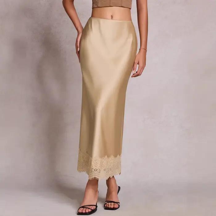 Jupe en satin et dentelle 2026