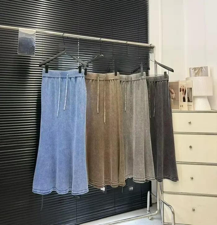 Jupe en tricot délavée et vieillie pour femme