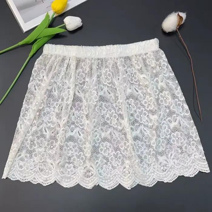 Jupe superposée en dentelle florale exquise