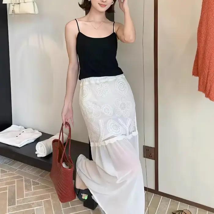 Jupe longue en maille et dentelle pour femme